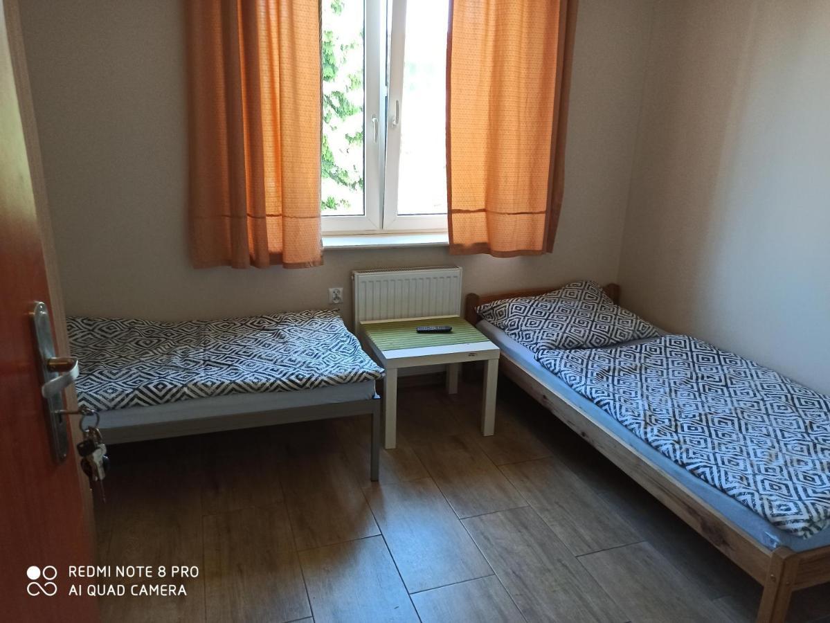 Noclegi Pod Kasztanami Marki  Exterior foto