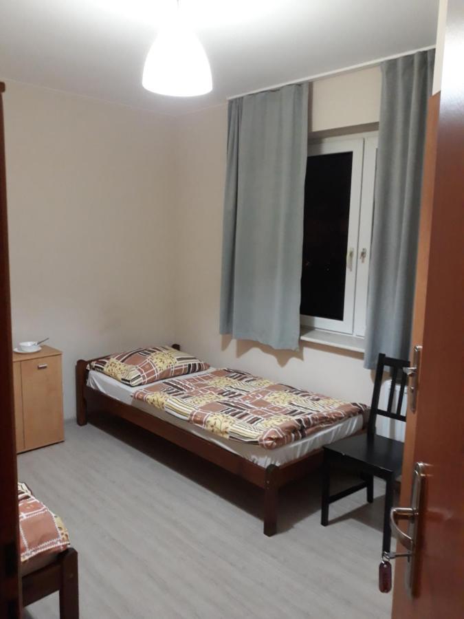 Noclegi Pod Kasztanami Marki  Exterior foto