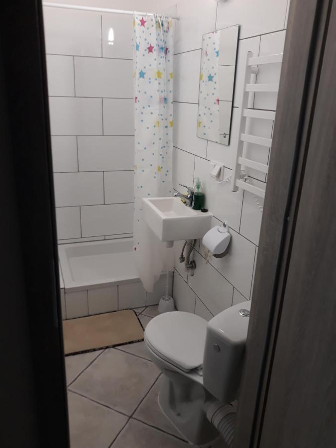 Noclegi Pod Kasztanami Marki  Exterior foto